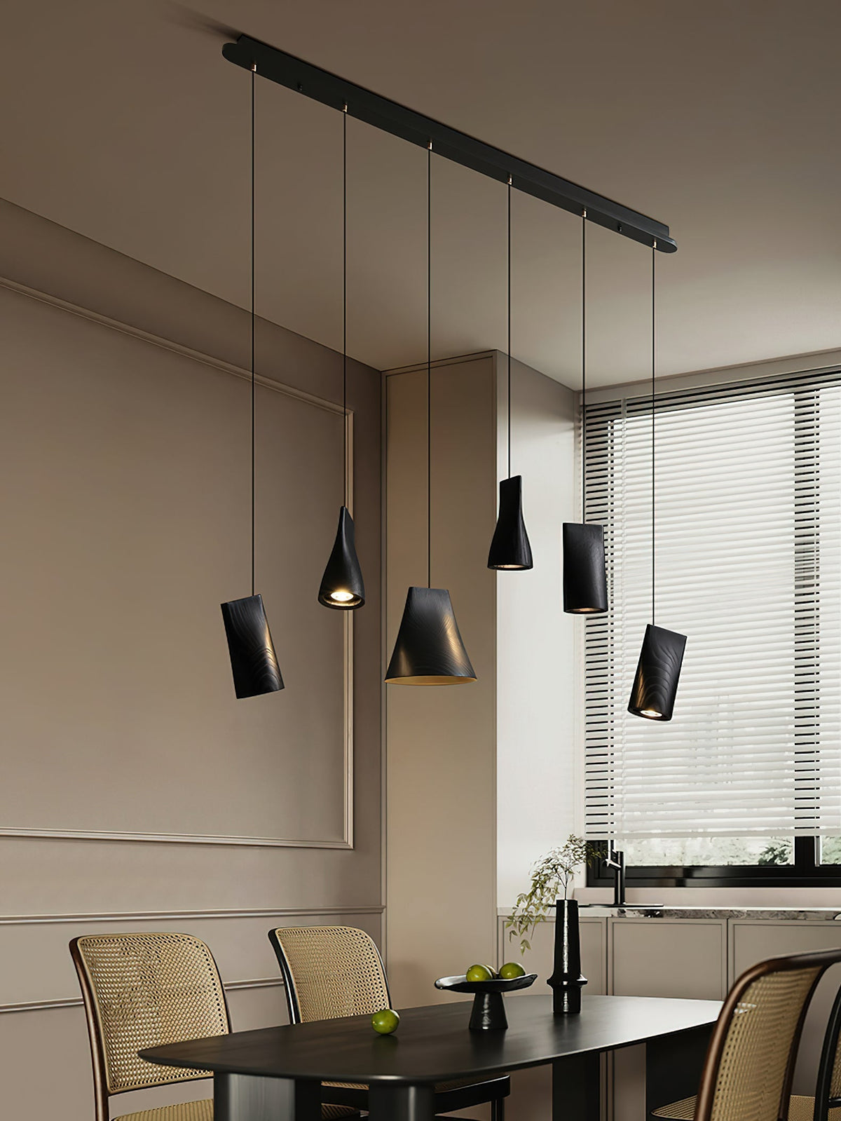 Lustre suspenso assimétrico em madeira Ivarara