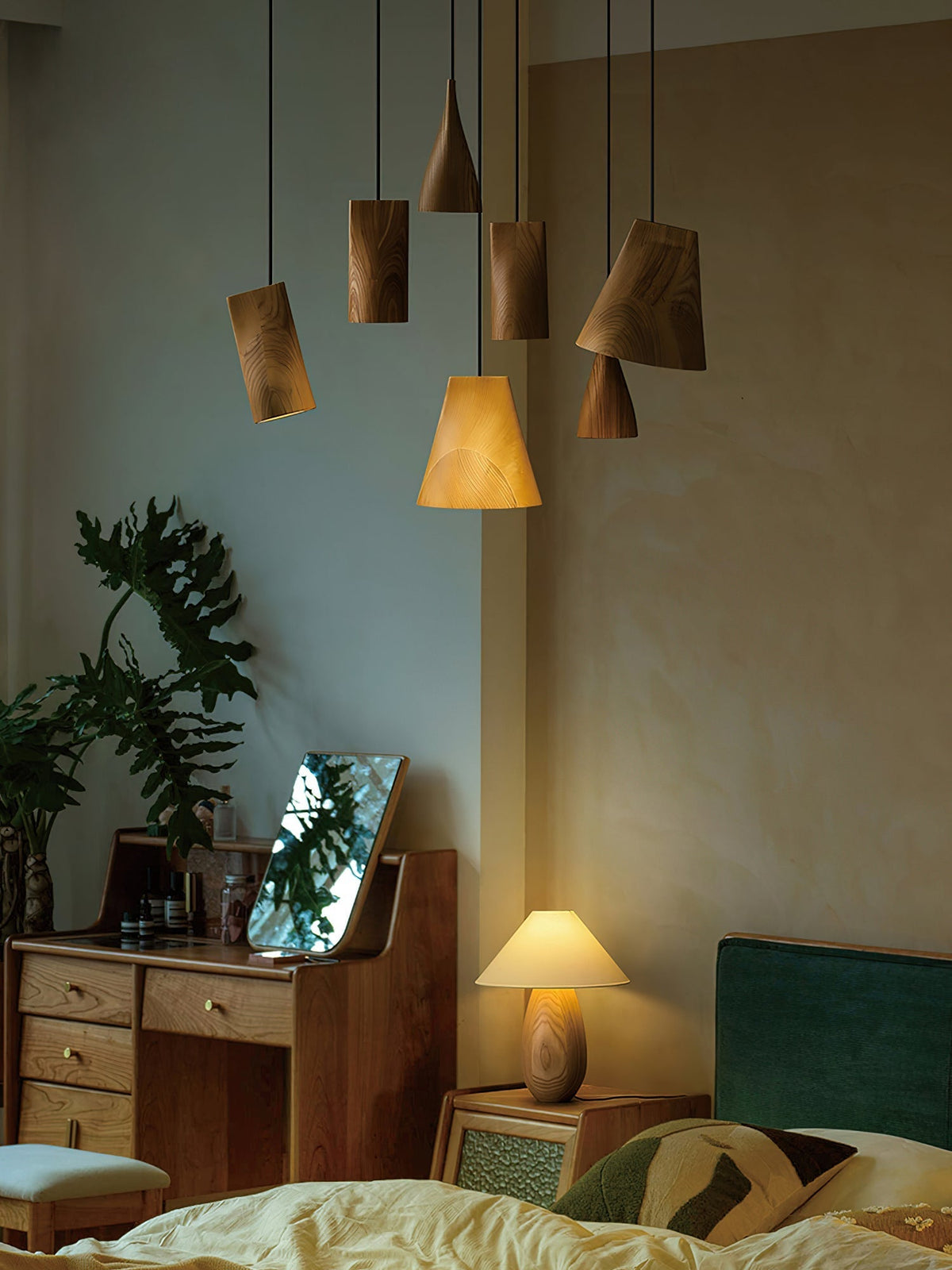 Lustre suspenso assimétrico em madeira Ivarara