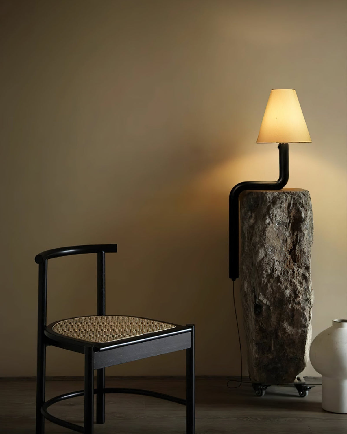 Candeeiro de mesa Syleielle de madeira dobrada