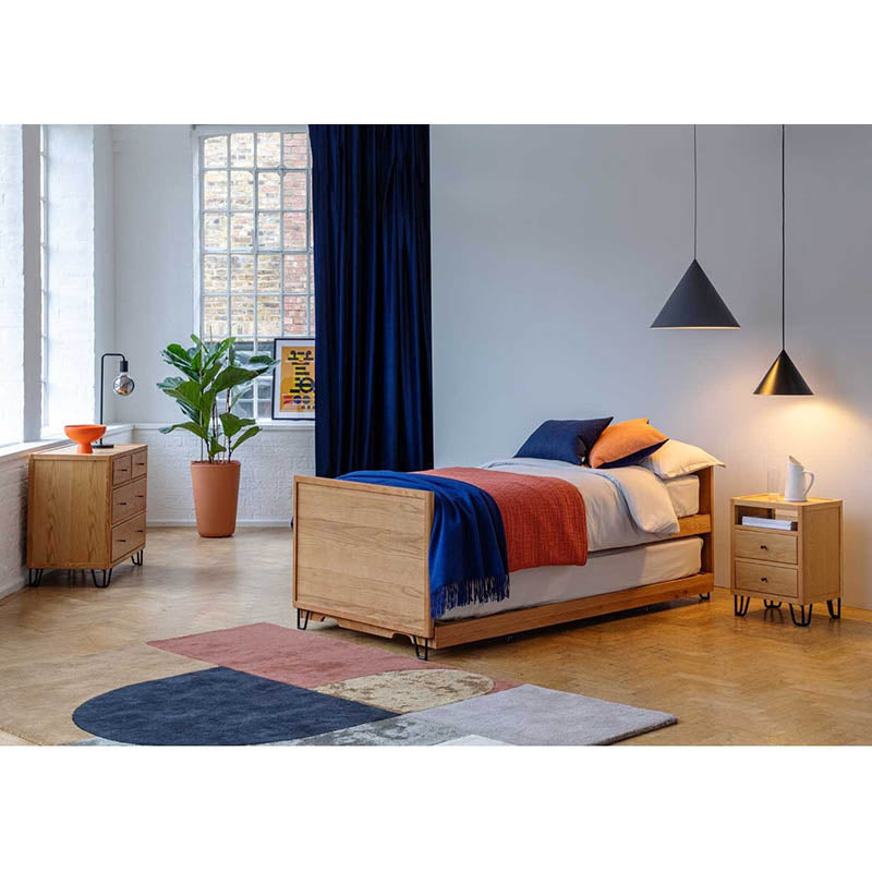 Candeeiro suspenso Caeluvyu em metal escuro de estilo minimalista moderno