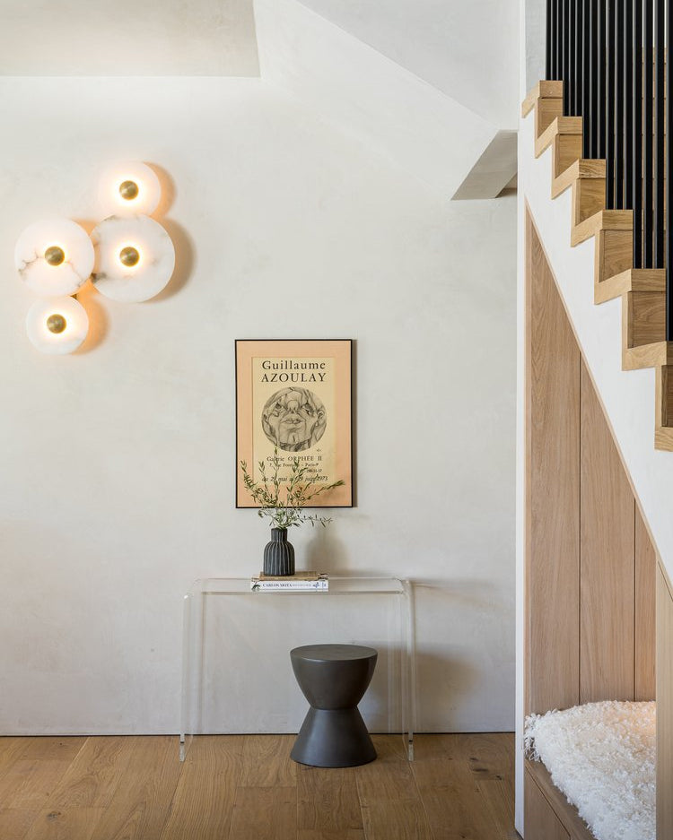 Kapea alabasteriseinävalaisin, moderni minimalistinen