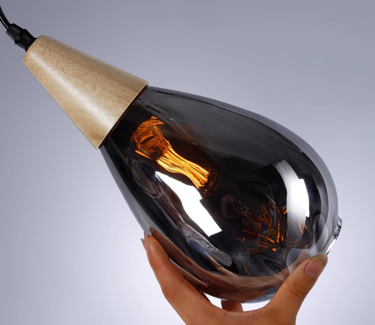 Rinisena pendellampe i klart glas og træ, nordisk og moderne