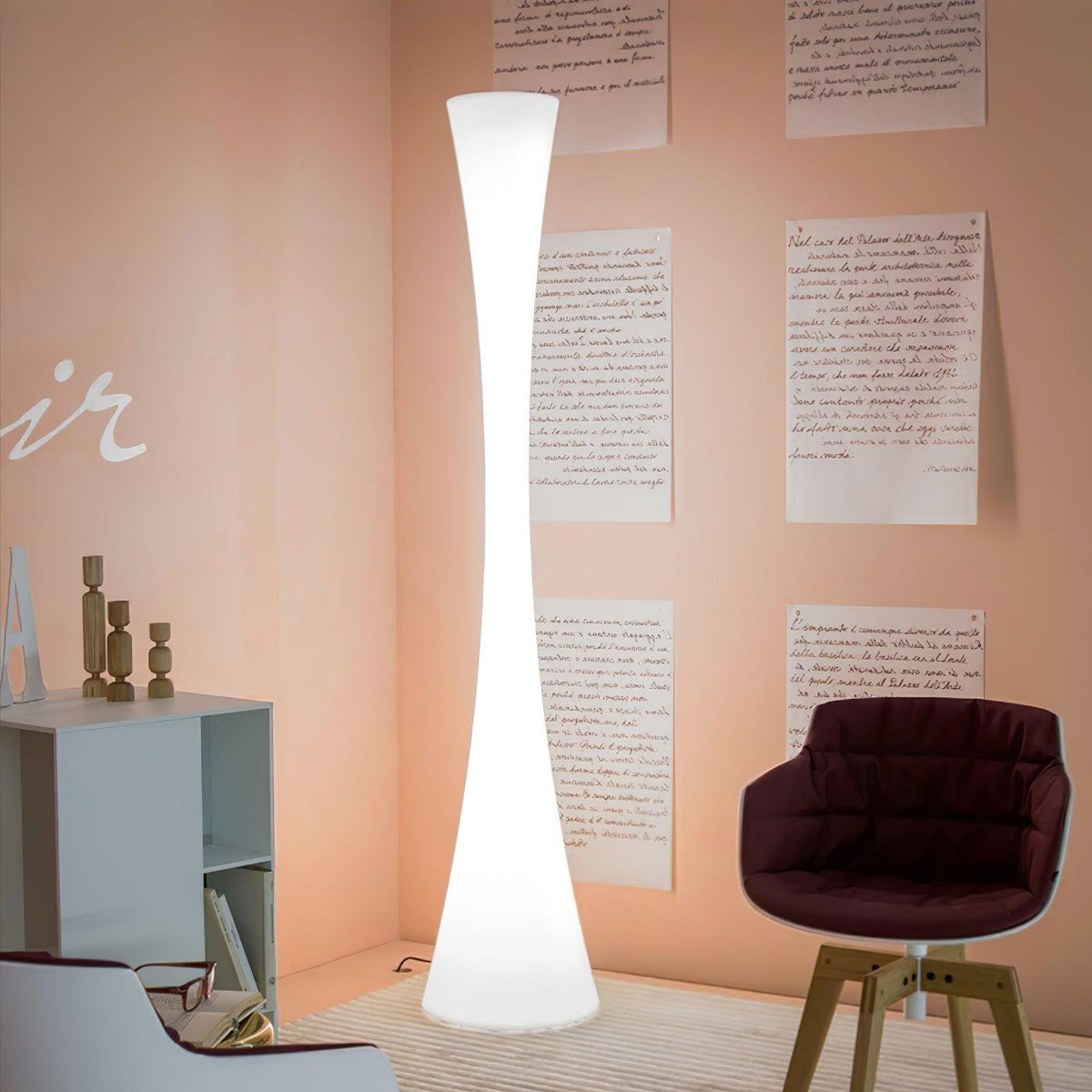 Orelanora golvlampa, vit och modern