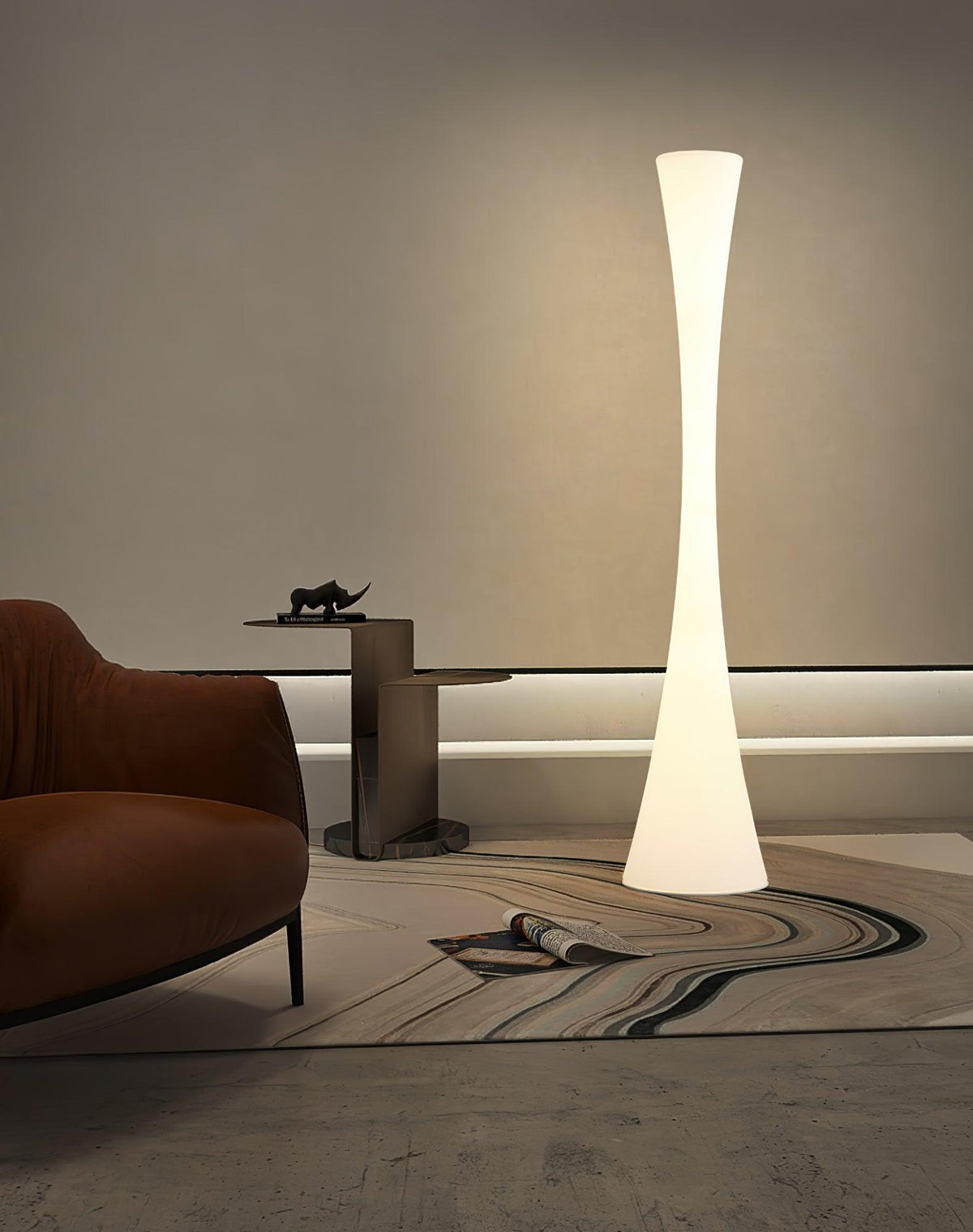 Orelanora golvlampa, vit och modern