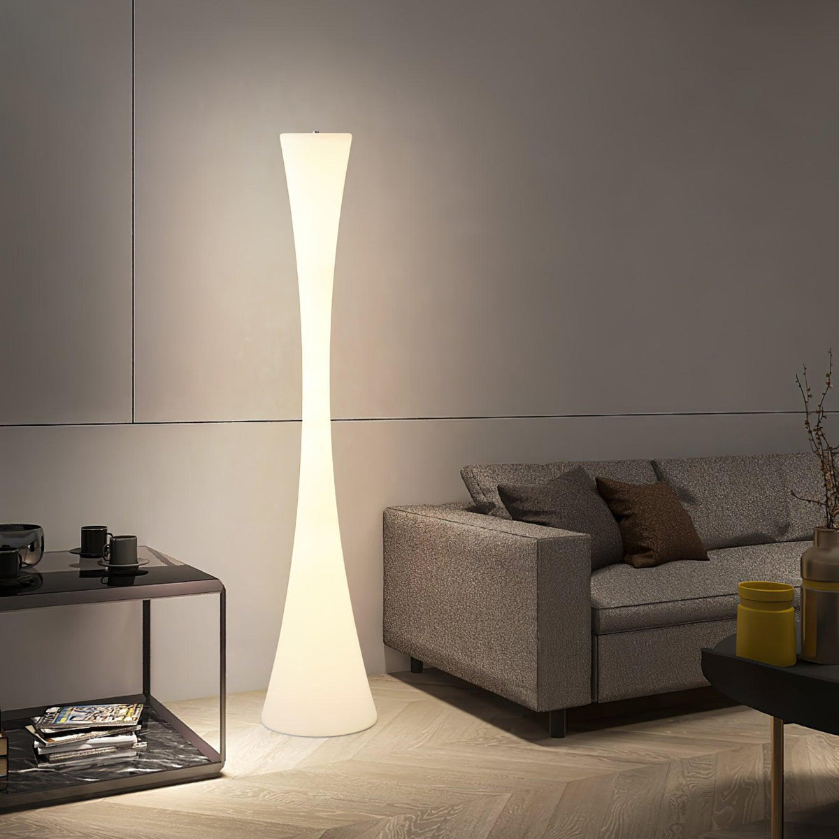 Orelanora golvlampa, vit och modern