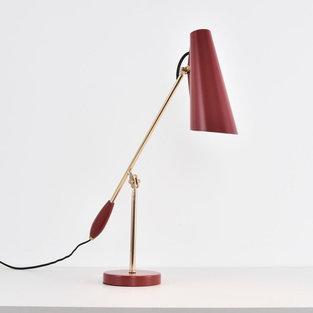 Candeeiro de mesa em aço Orbix de estilo mid-century