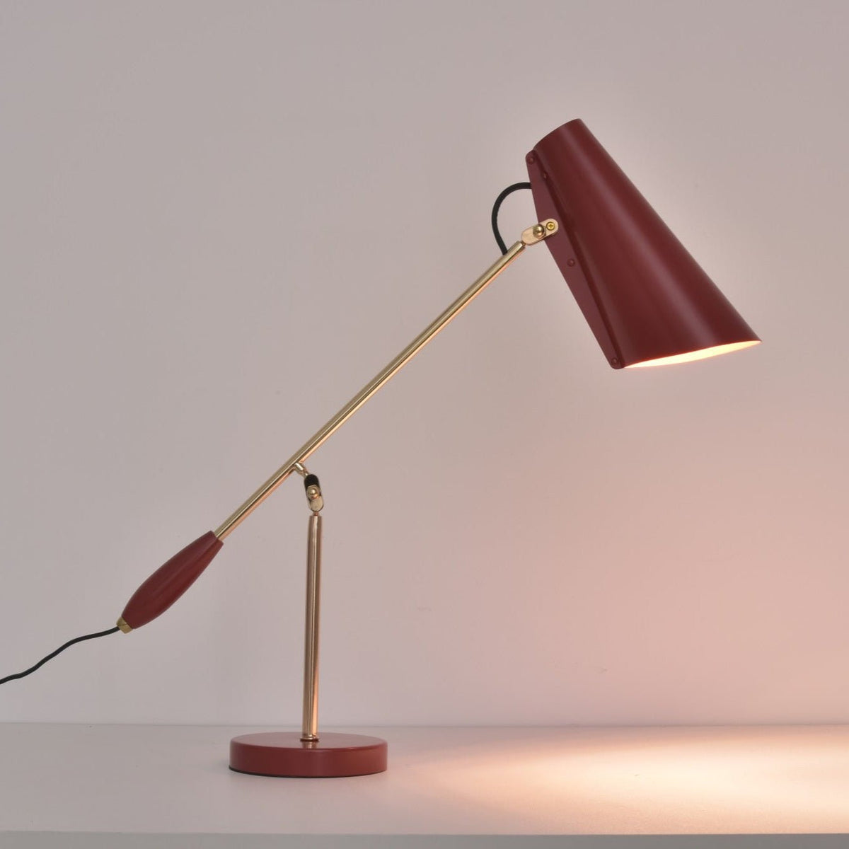 Candeeiro de mesa em aço Orbix de estilo mid-century