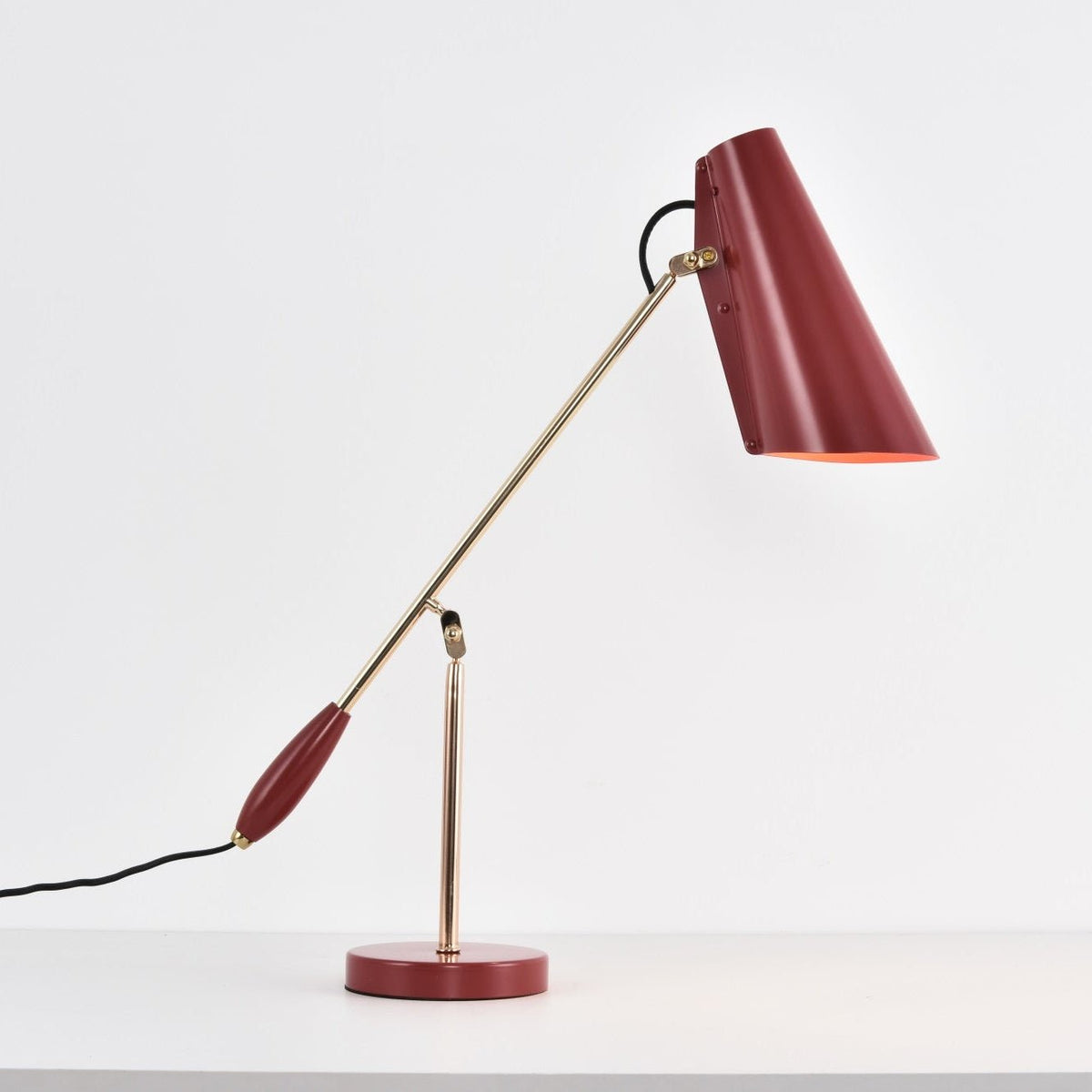 Candeeiro de mesa em aço Orbix de estilo mid-century