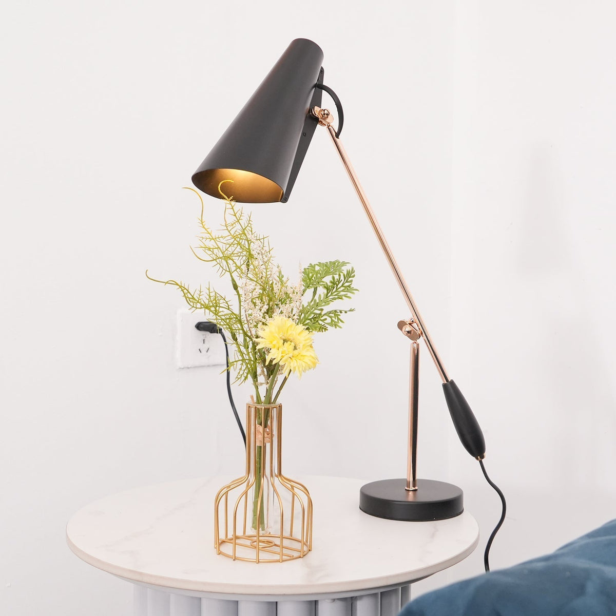 Candeeiro de mesa em aço Orbix de estilo mid-century
