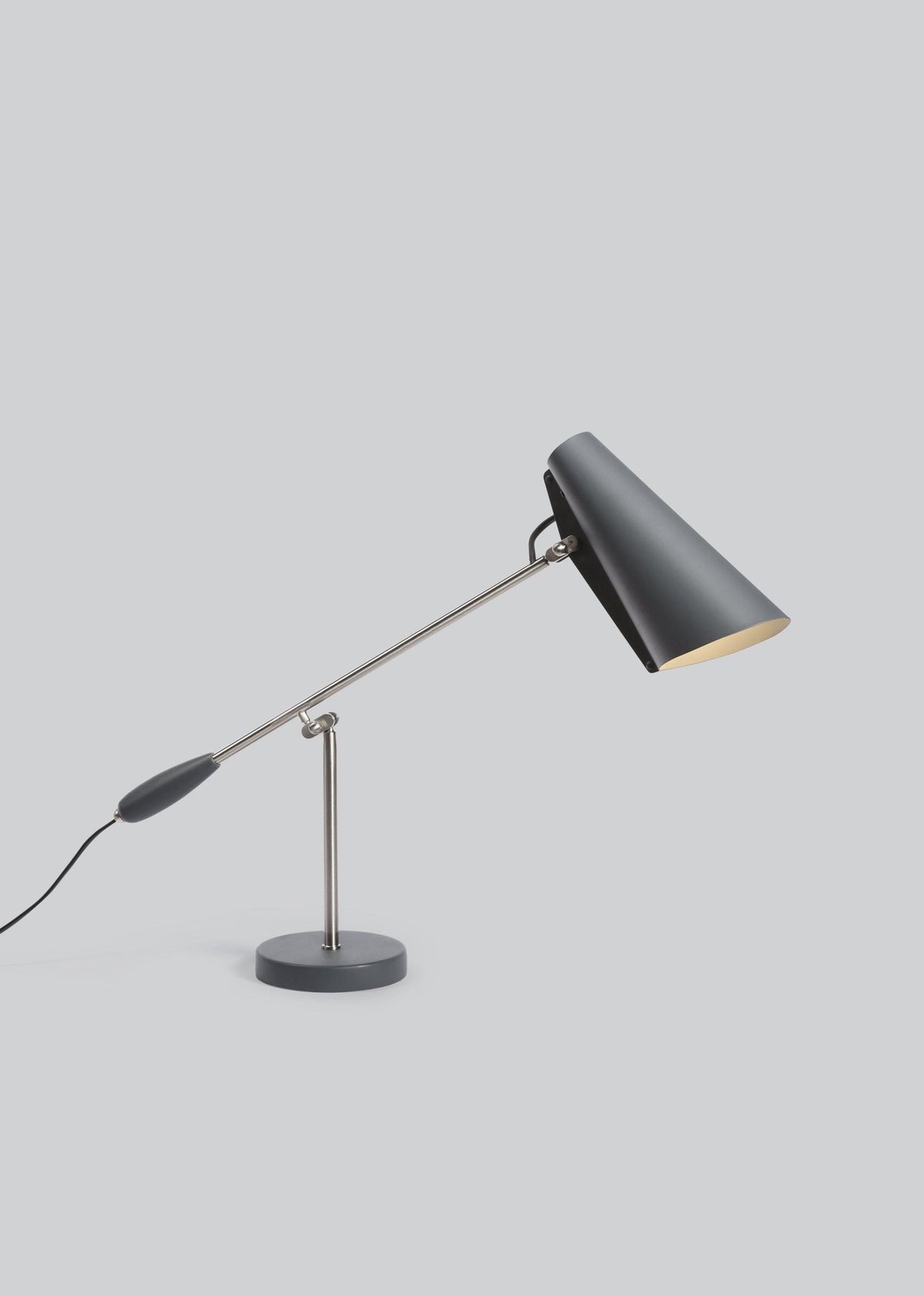 Candeeiro de mesa em aço Orbix de estilo mid-century