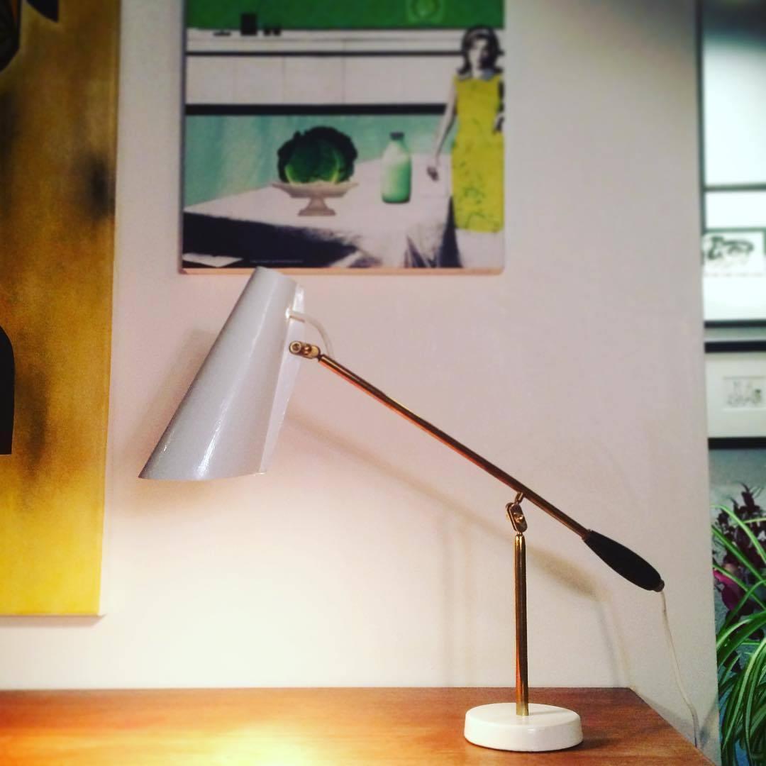 Candeeiro de mesa em aço Orbix de estilo mid-century