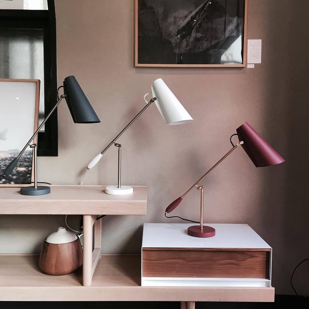 Candeeiro de mesa em aço Orbix de estilo mid-century