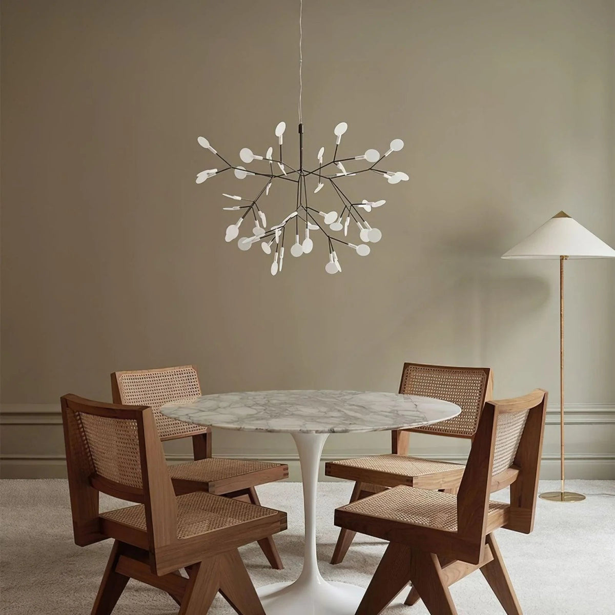 Lior unik Sputnik-ljuskrona i art déco-stil med eldflugor, vardagsrum/sovrum