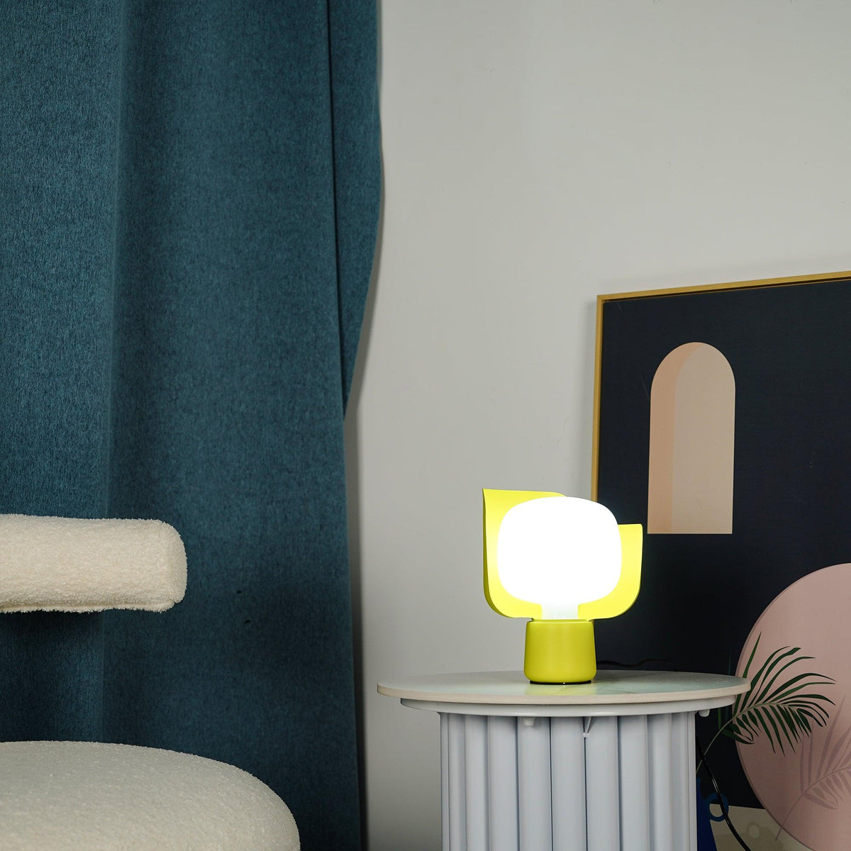 Zuri minimalistisk bordslampa i plast