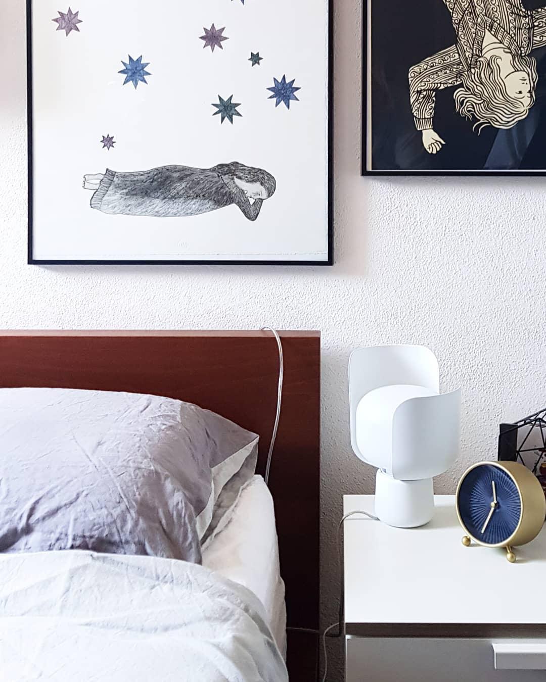 Zuri minimalistisk bordslampa i plast