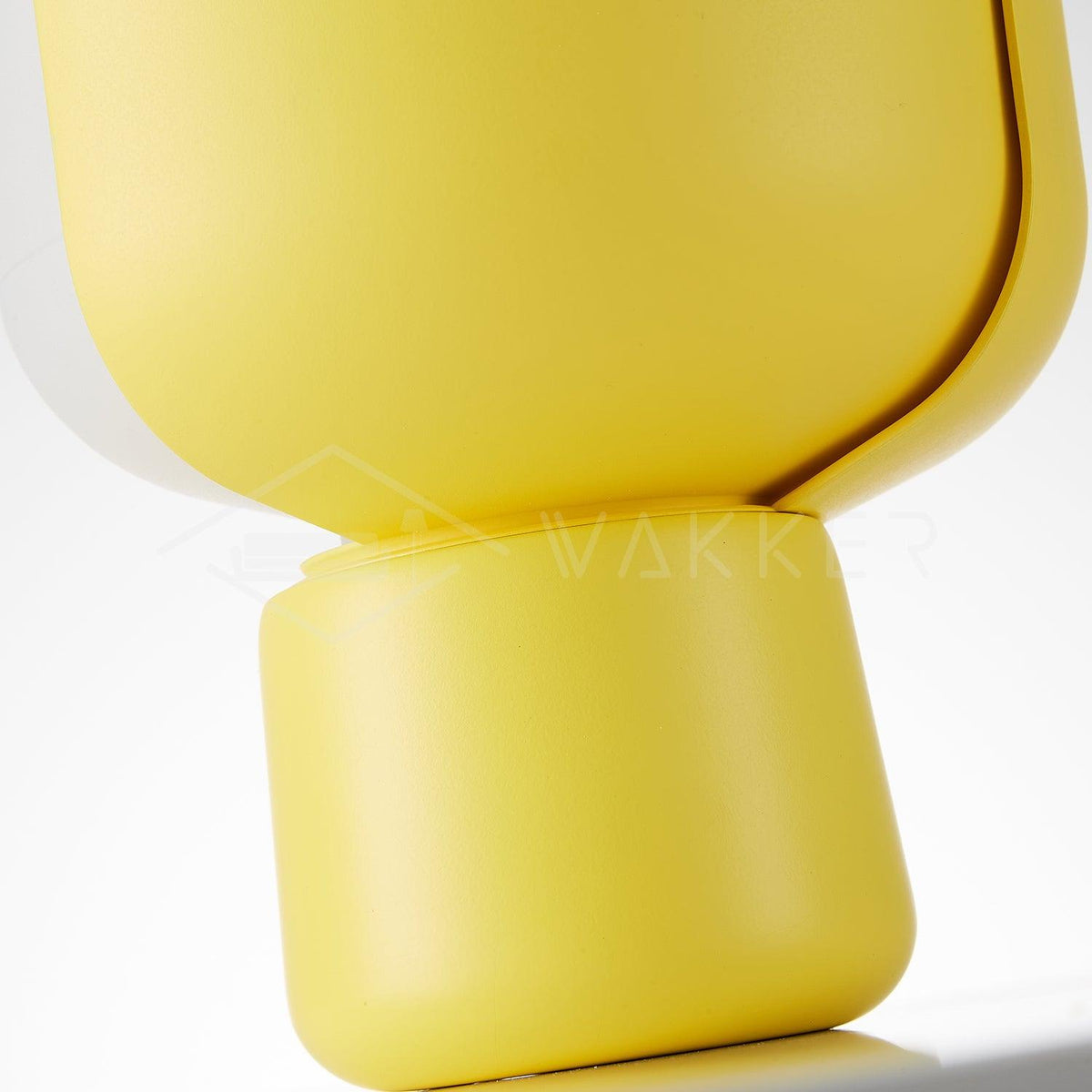 Zuri minimalistisk bordslampa i plast