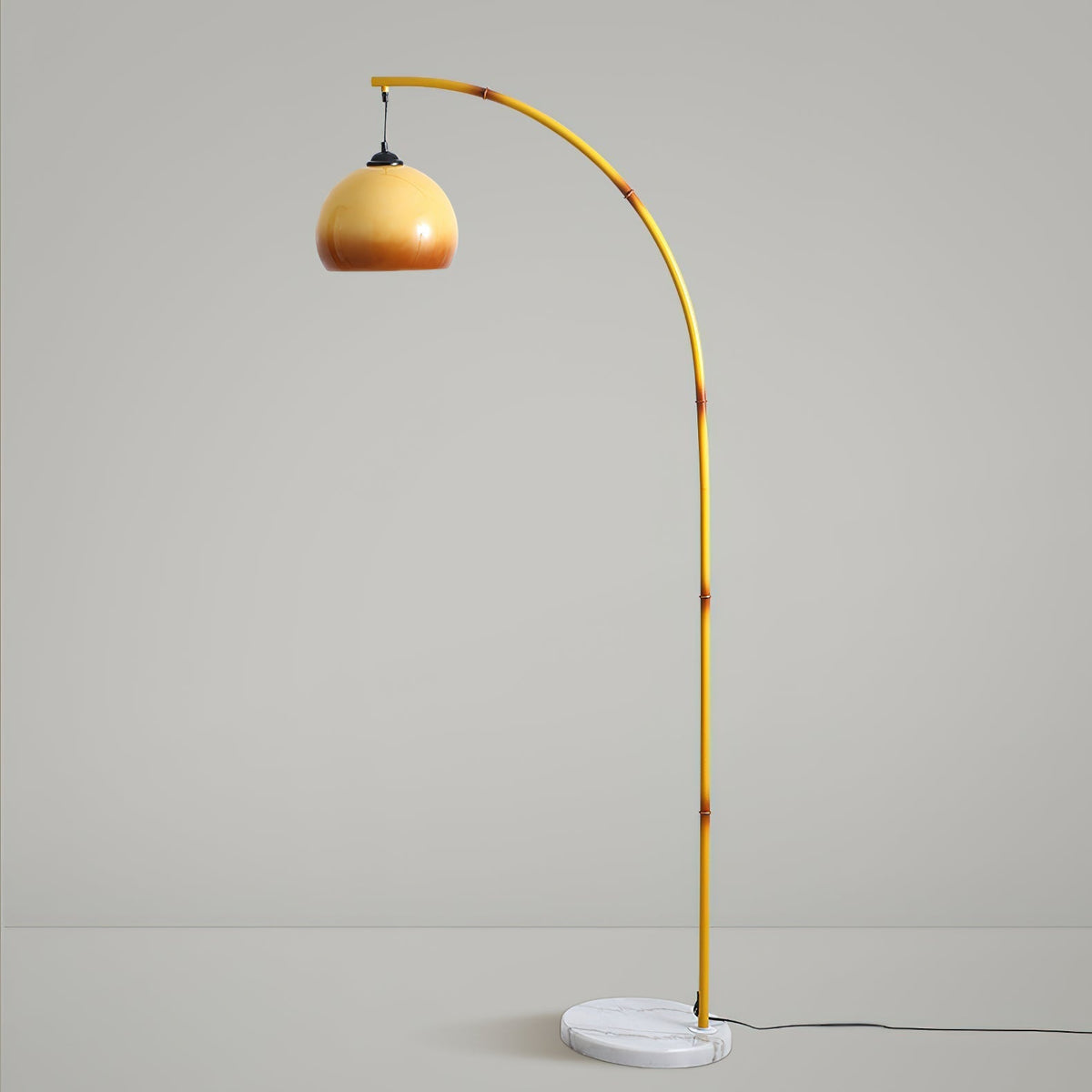 Orelaraya golvlampa