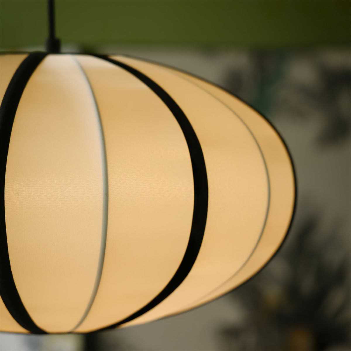 Lineriella moderni kangasriippuvalaisin