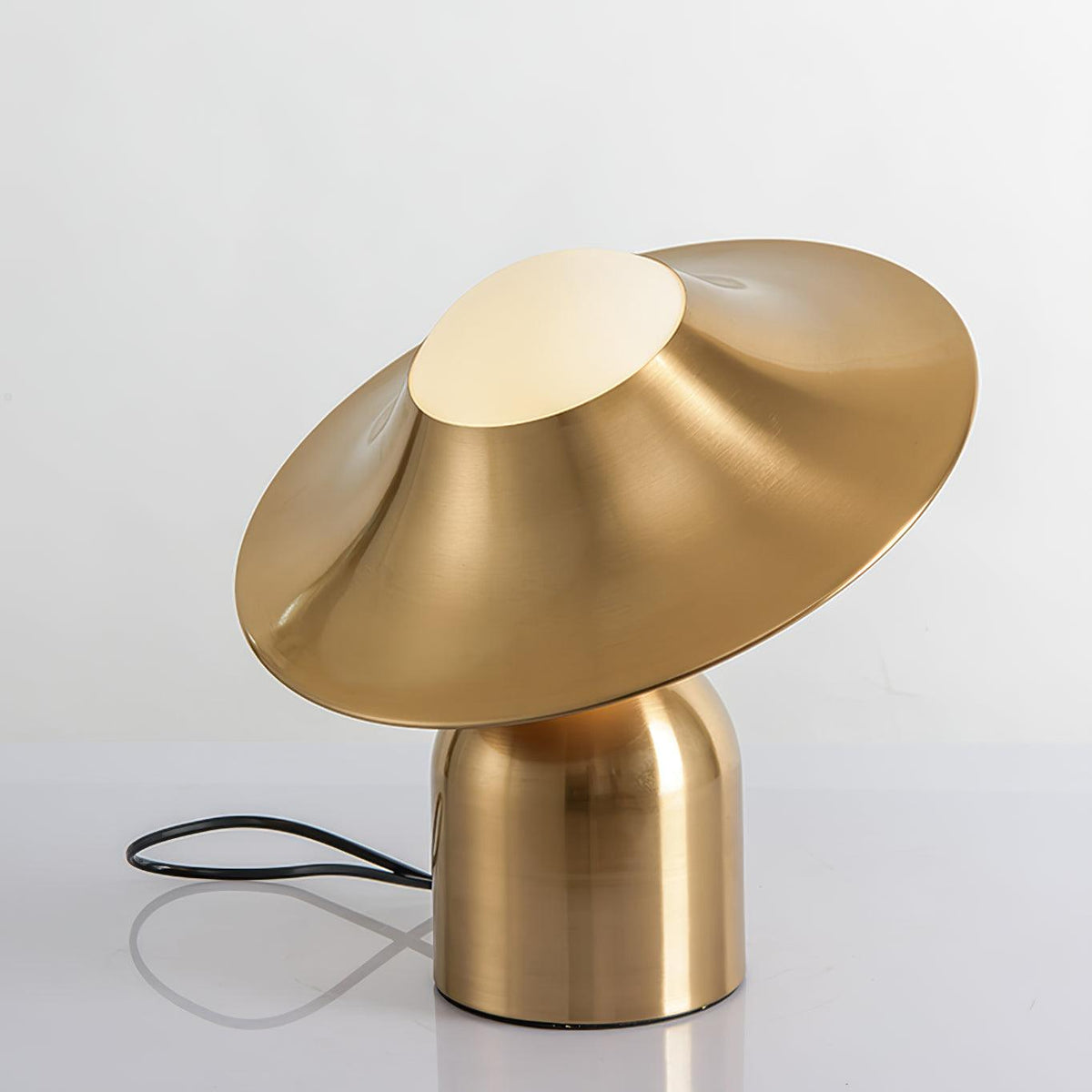 Italon luksuriøs bordlampe i messing