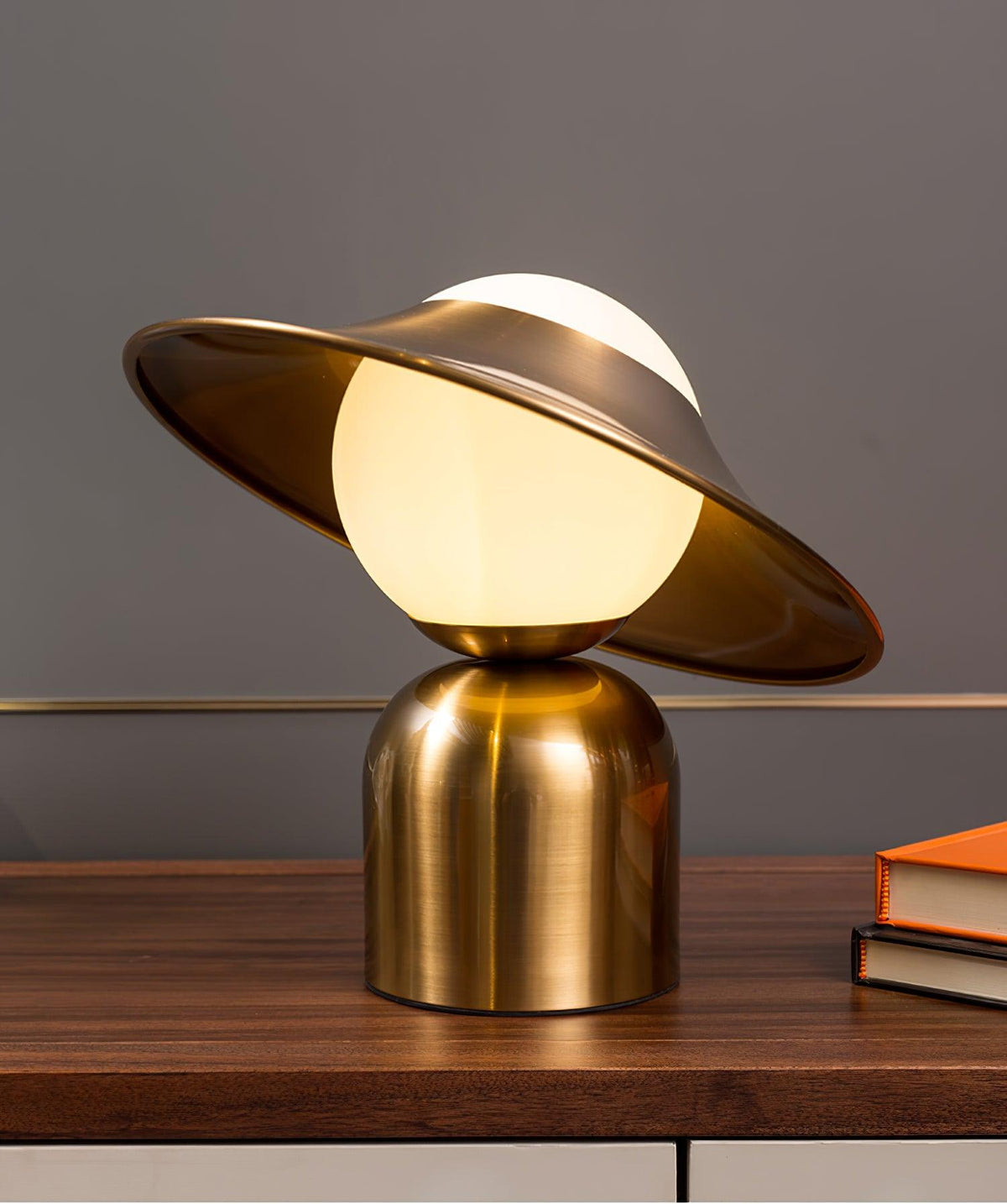 Italon luksuriøs bordlampe i messing
