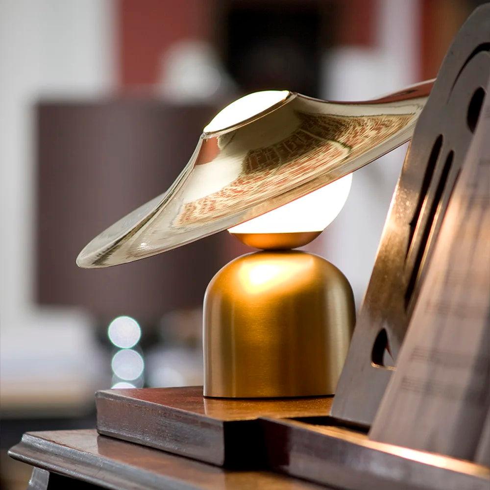 Italon luksuriøs bordlampe i messing