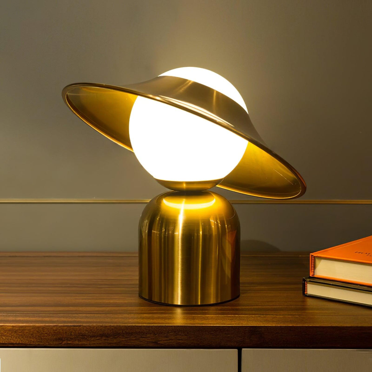 Italon luksuriøs bordlampe i messing