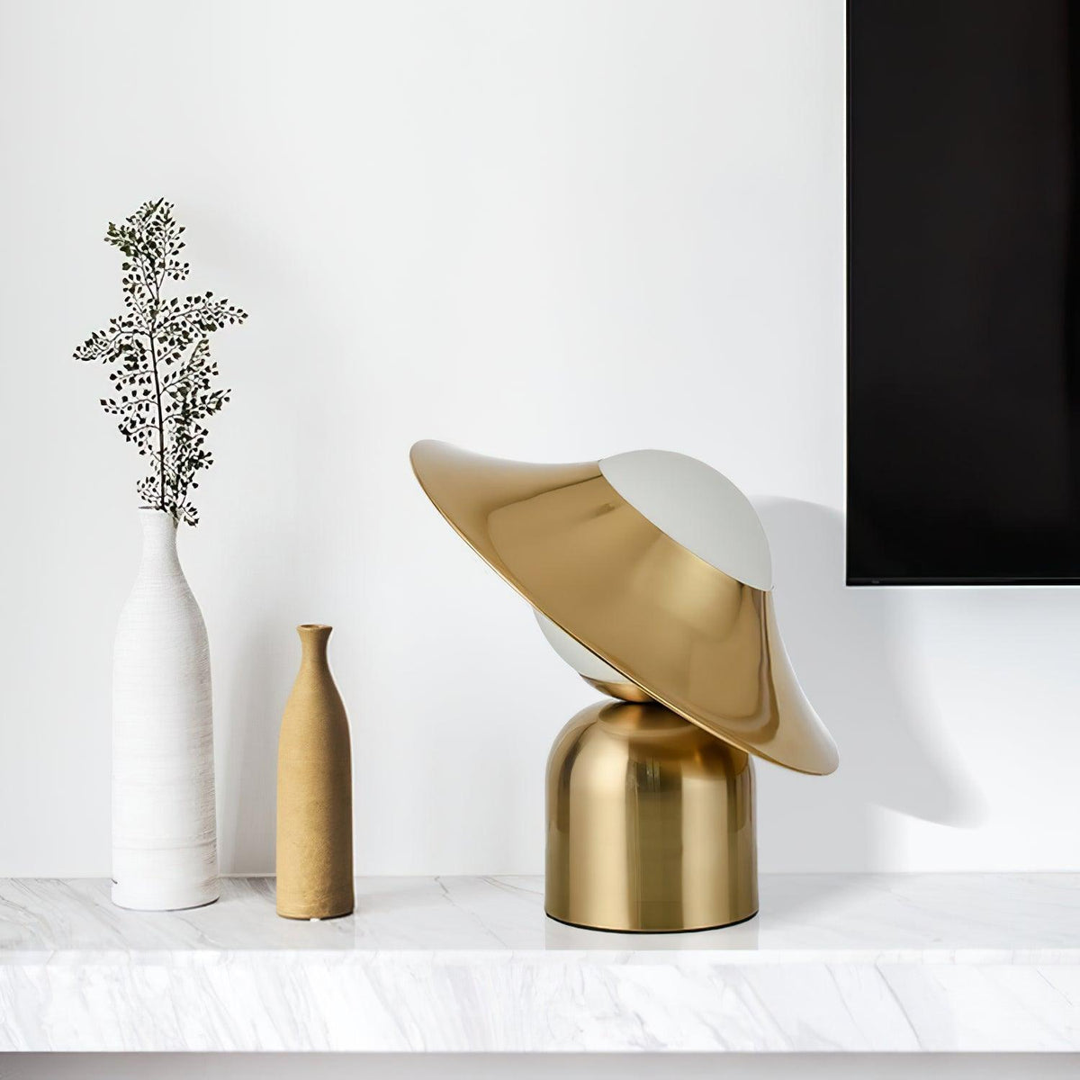 Italon luksuriøs bordlampe i messing