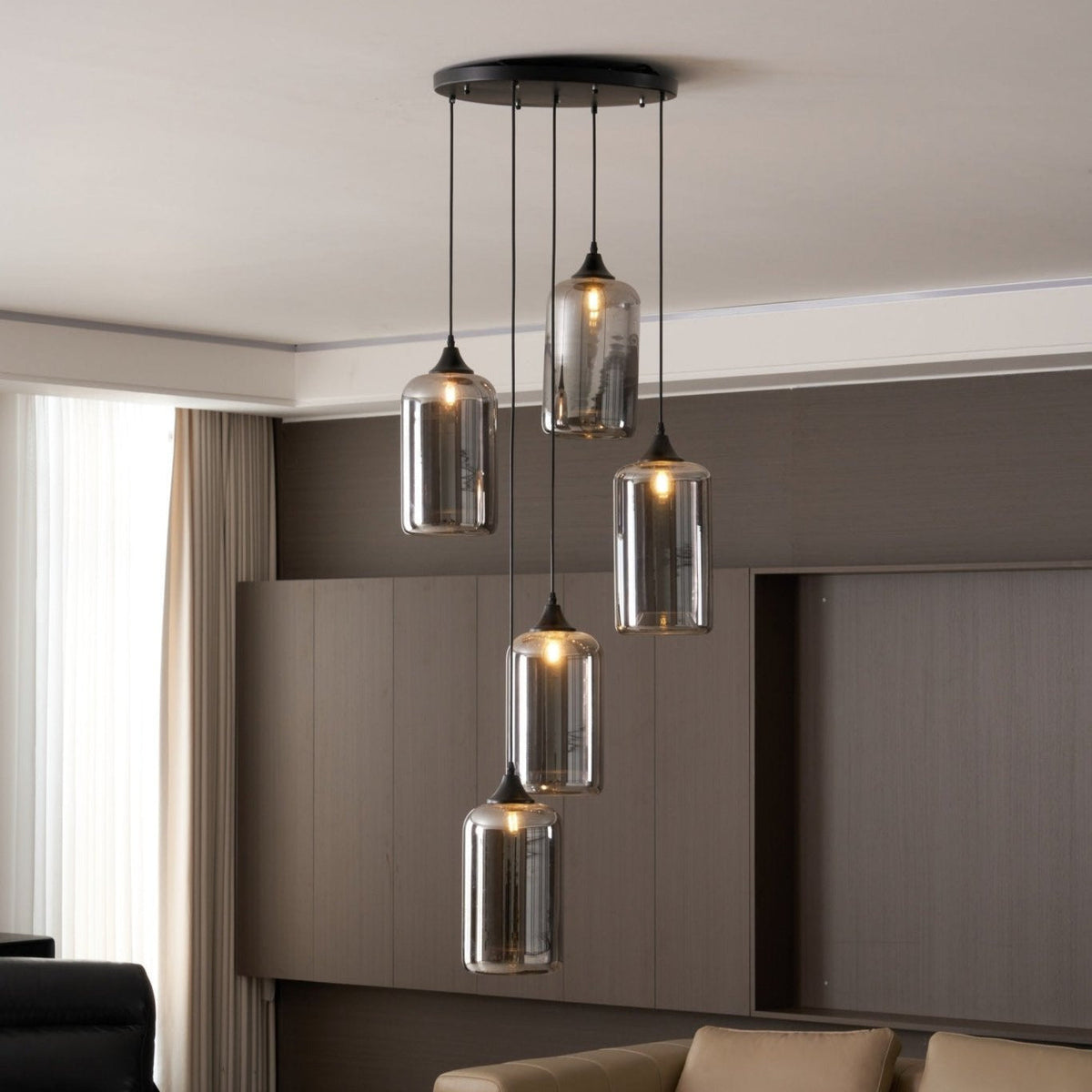 June minimalistisk flaskformad pendellampa i rökgrått glas