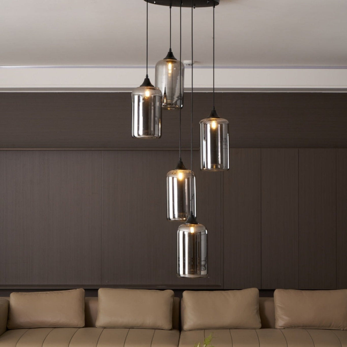 June minimalistisk flaskformad pendellampa i rökgrått glas