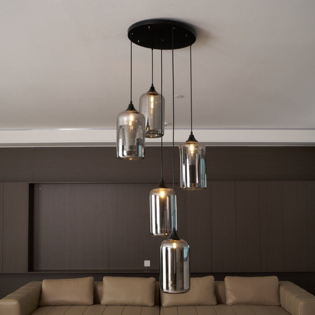 June minimalistisk flaskformad pendellampa i rökgrått glas