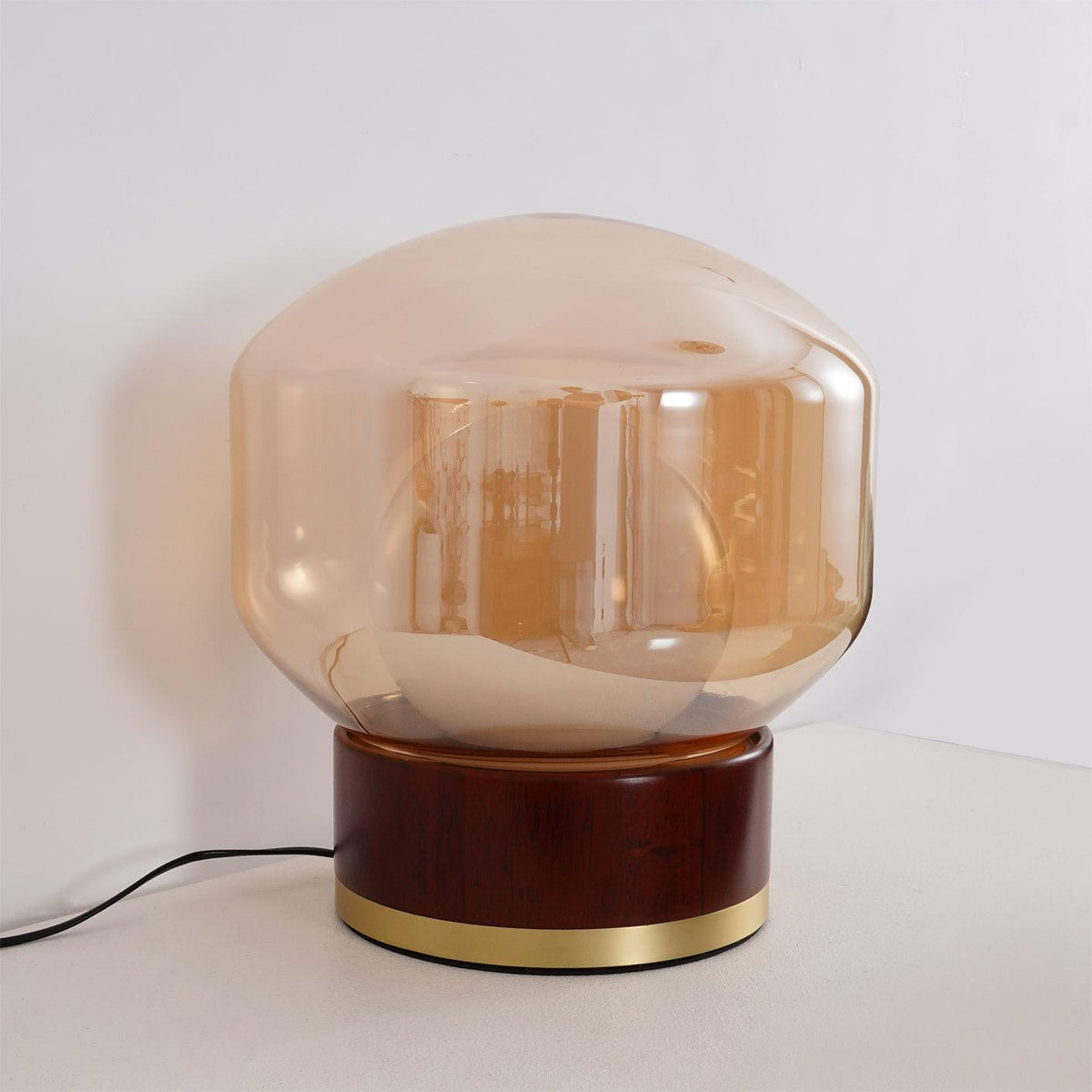 Candeeiro de mesa artístico Brinox em madeira