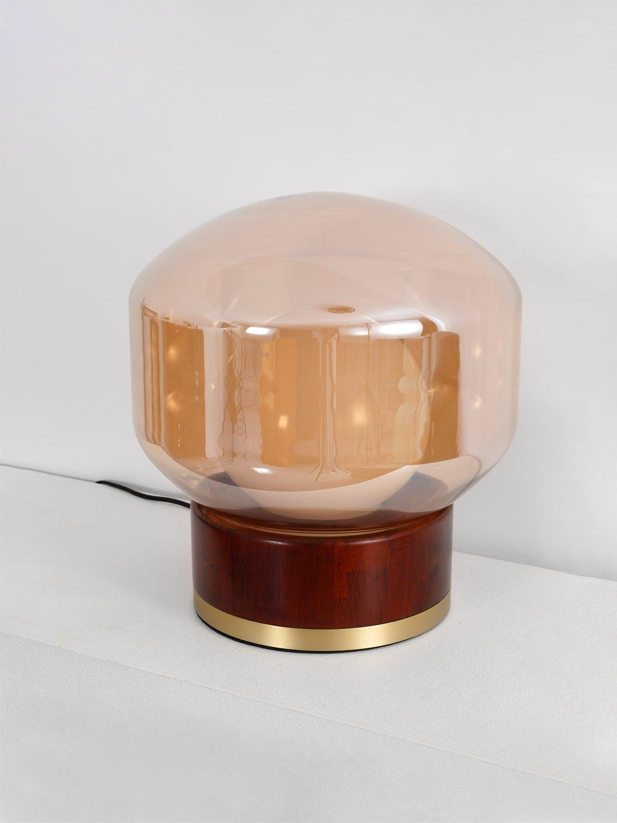 Candeeiro de mesa artístico Brinox em madeira