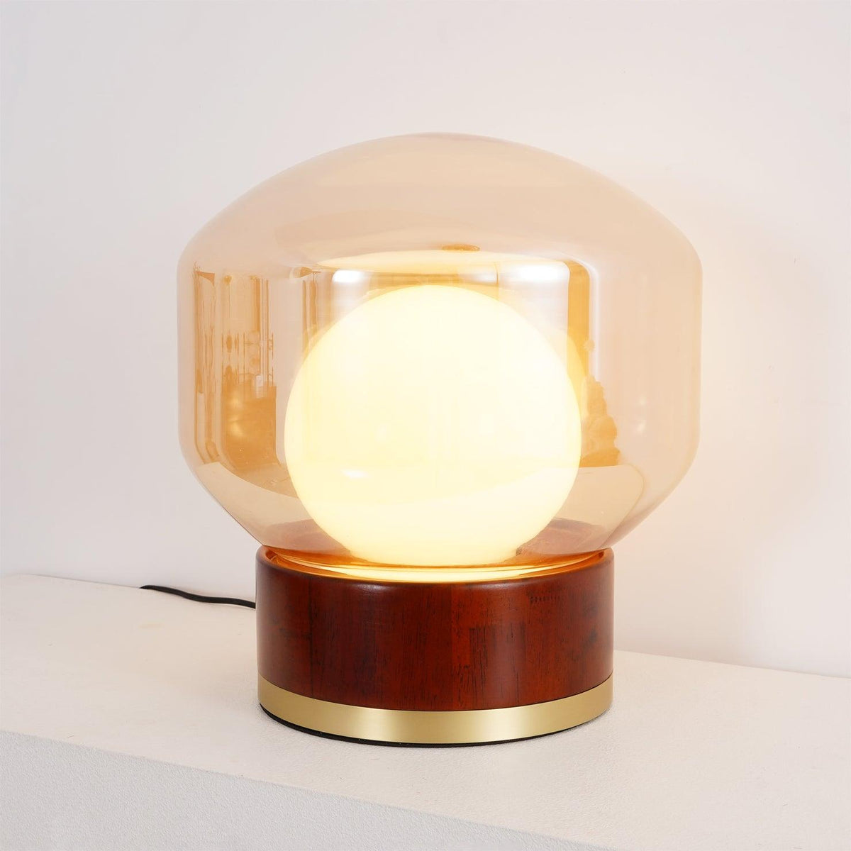 Candeeiro de mesa artístico Brinox em madeira
