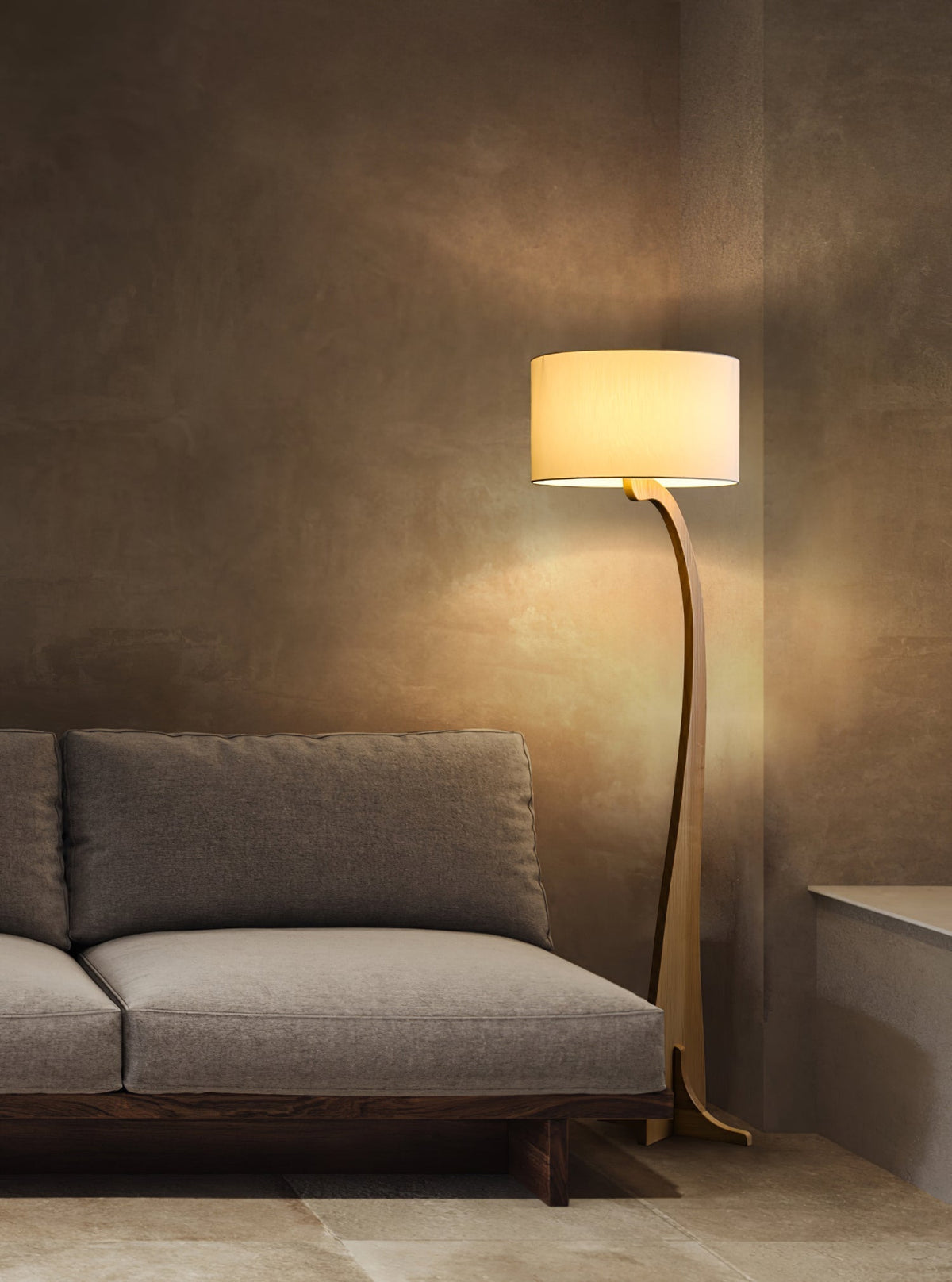 Viraineria nordisk buet gulvlampe