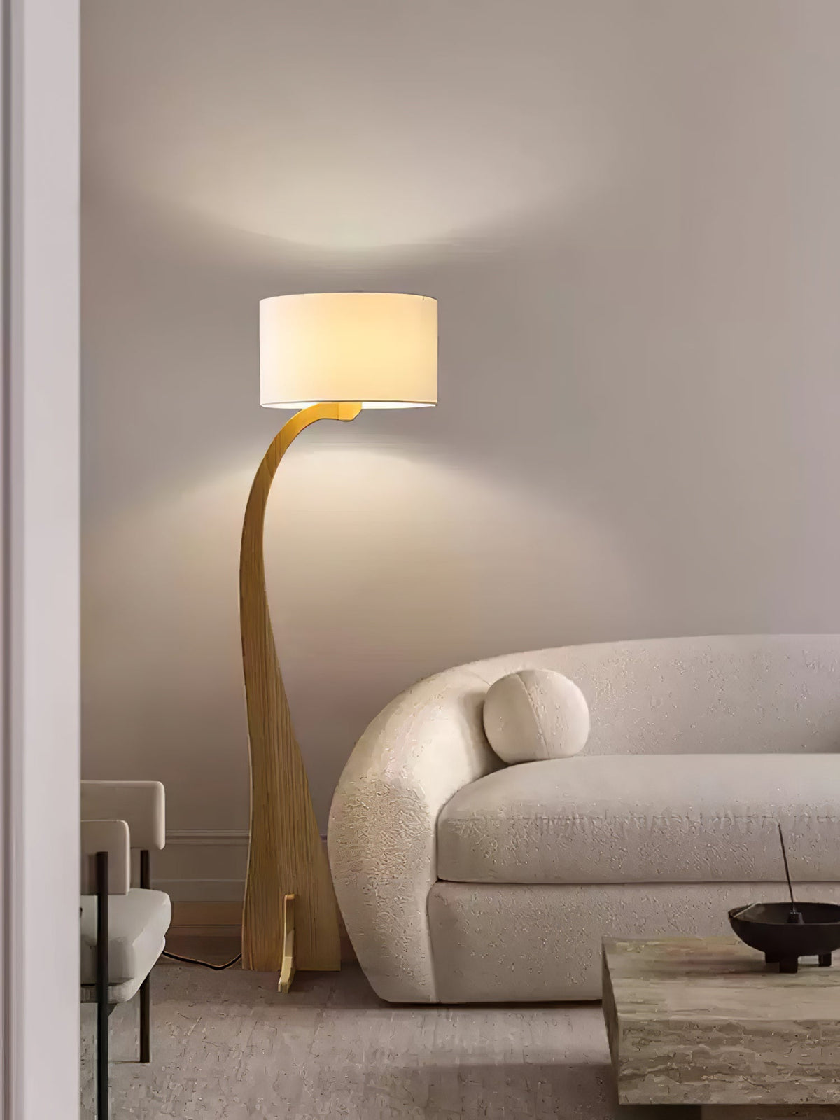 Viraineria nordisk buet gulvlampe