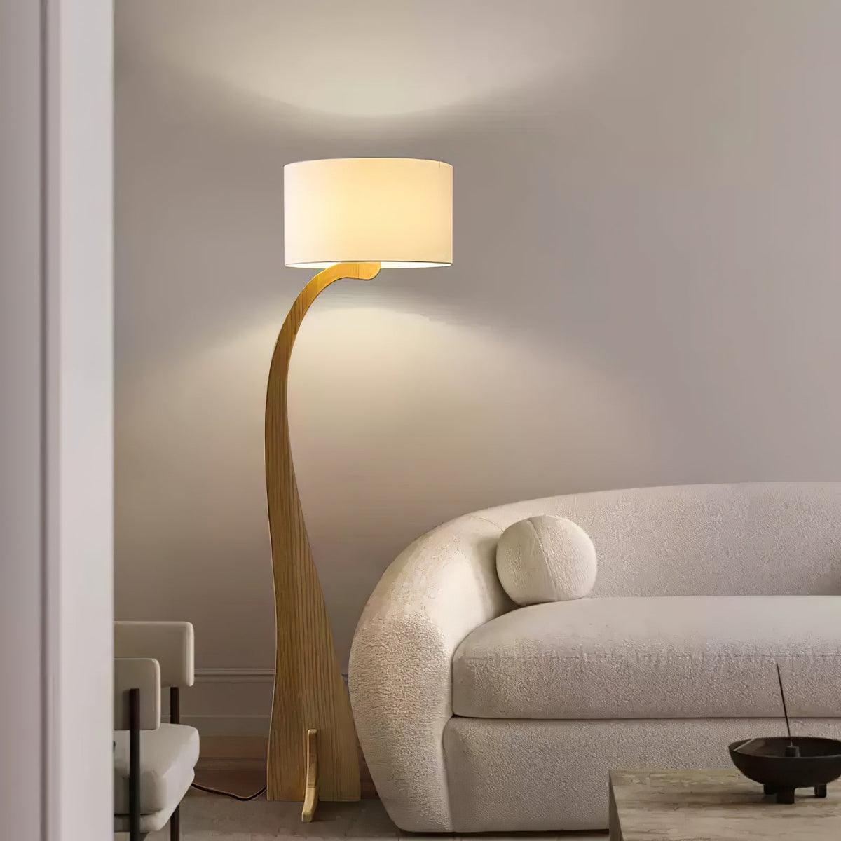 Viraineria nordisk buet gulvlampe