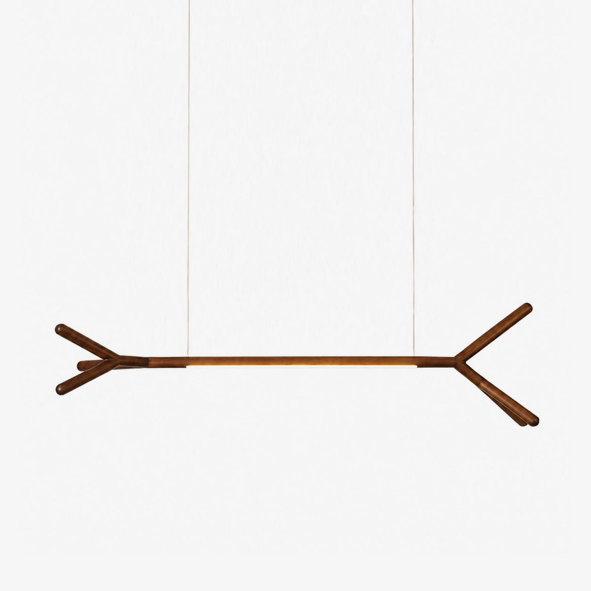 Candeeiro suspenso linear em madeira Sylanora
