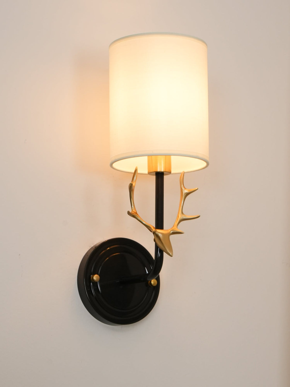 Auriviella Elegance Deer Head -messinkiseinävalaisin