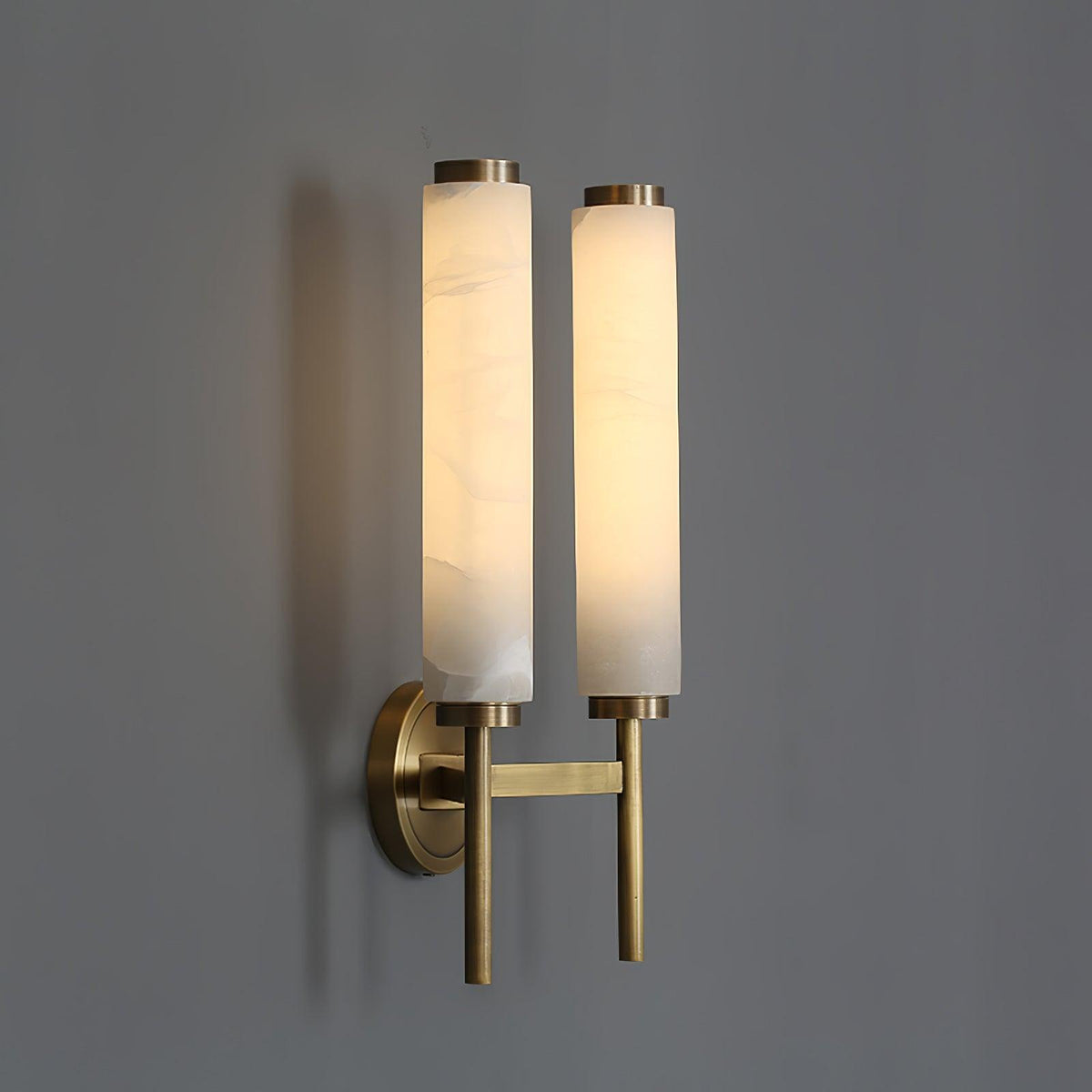 Jern art deco-vegglampi úr albasturi