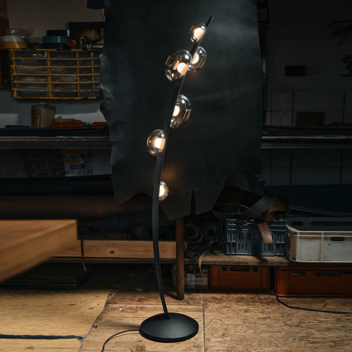 Nicole modern golvlampa