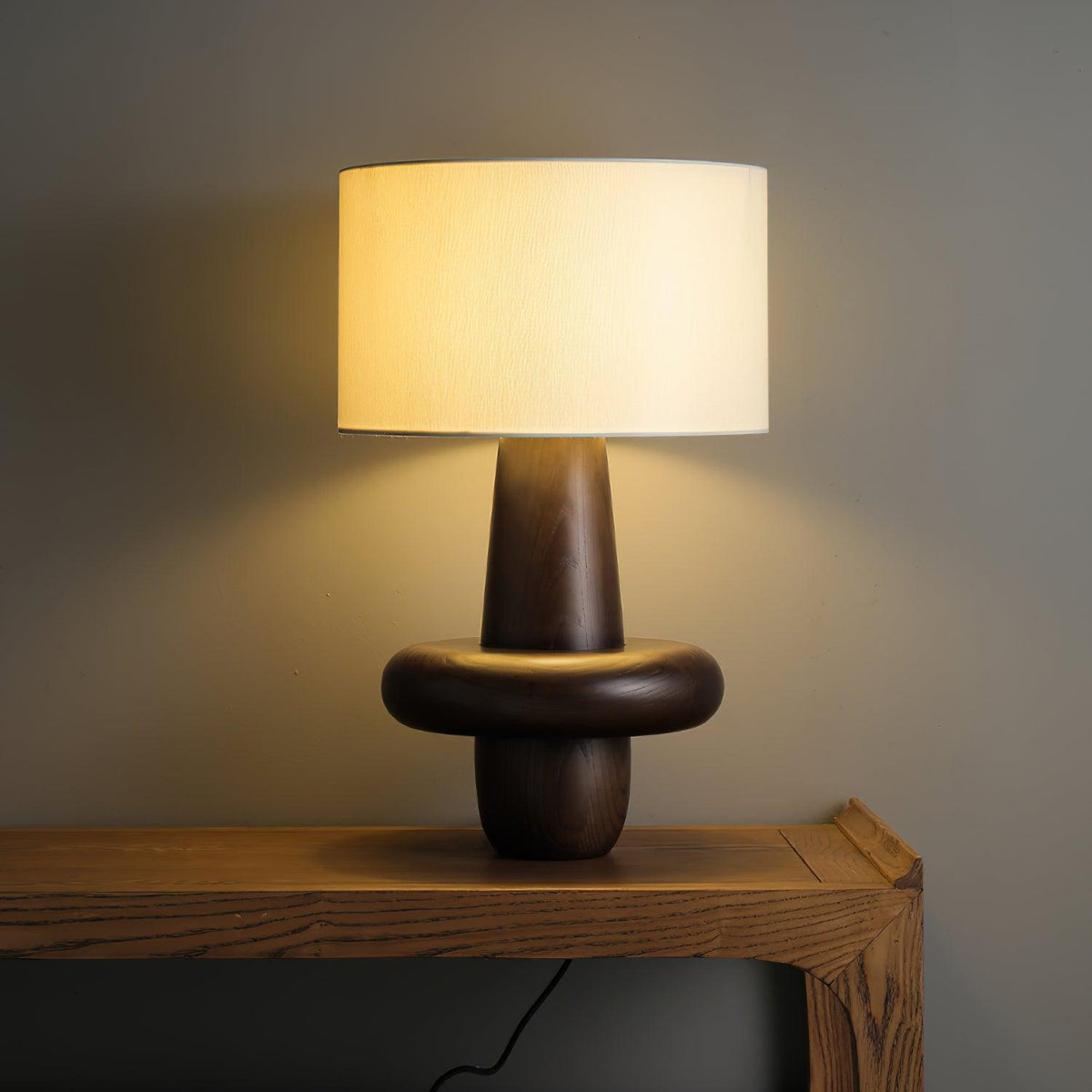 Ring minimalistisk bordslampa i trä