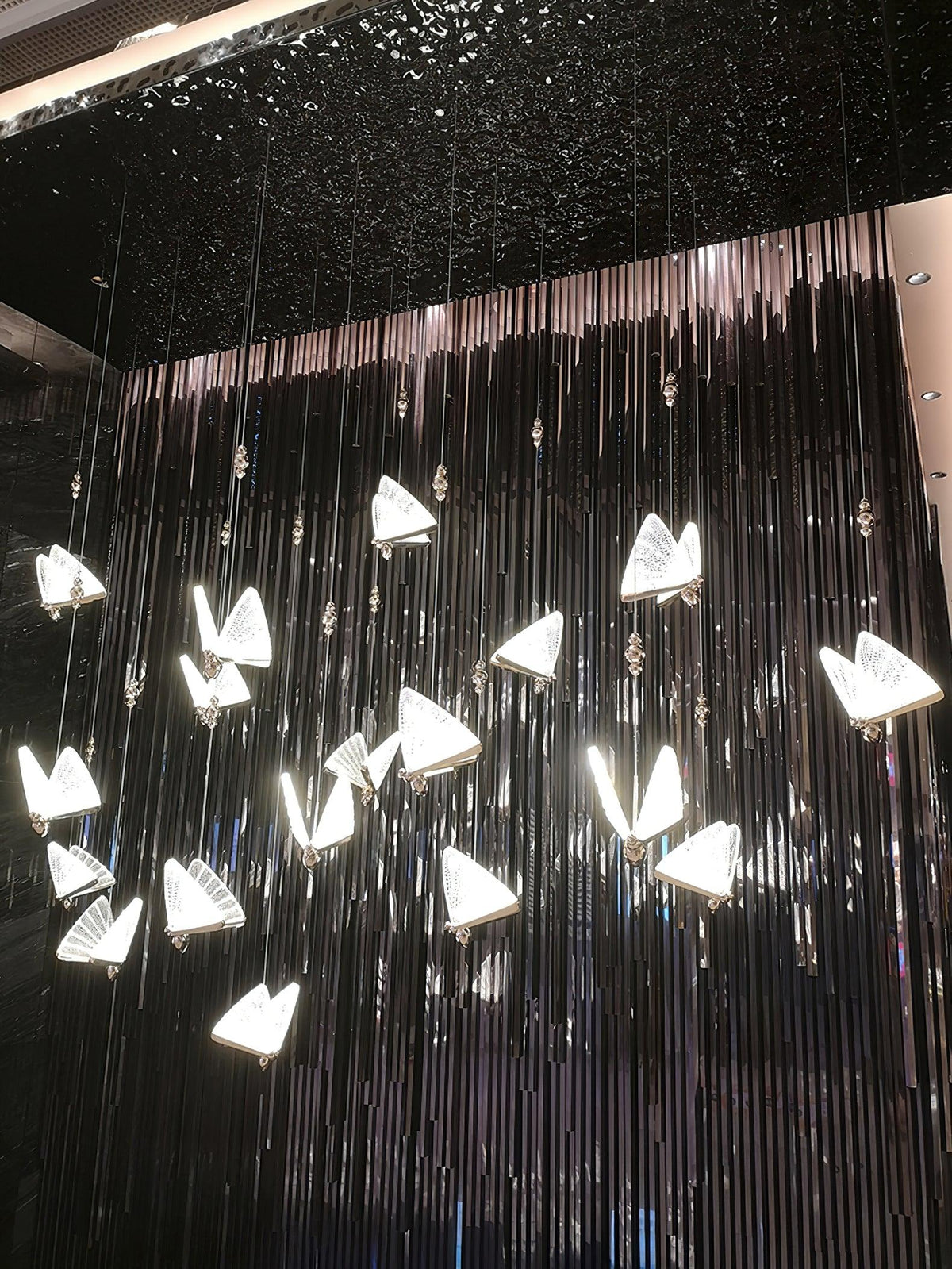 Luz pendente moderna Elaaneria em forma de borboleta