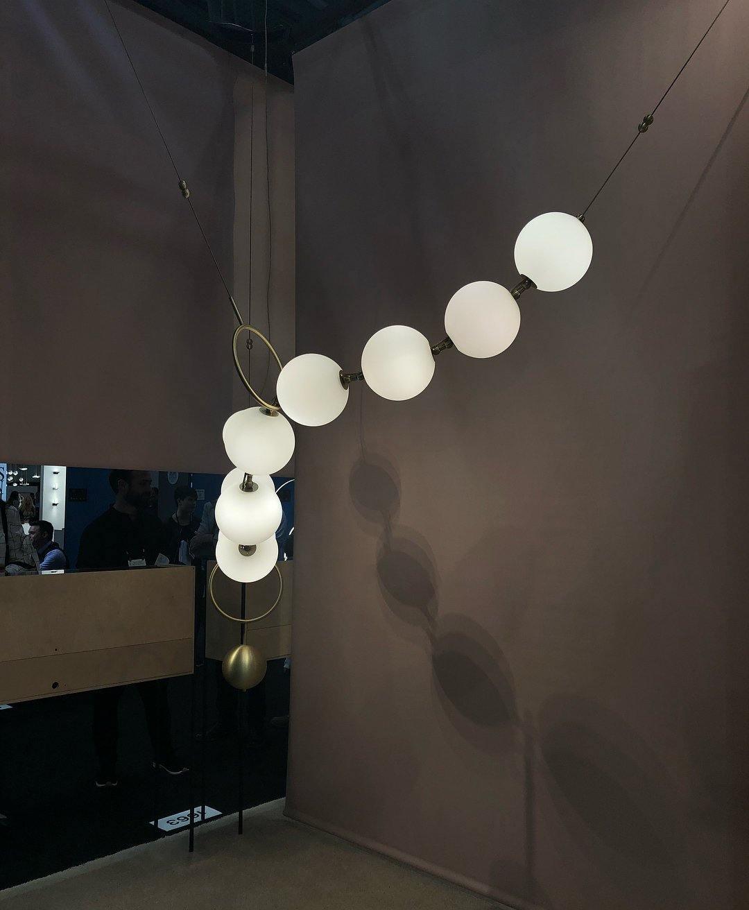 Eirinielle pendel med halskæde-design i glas
