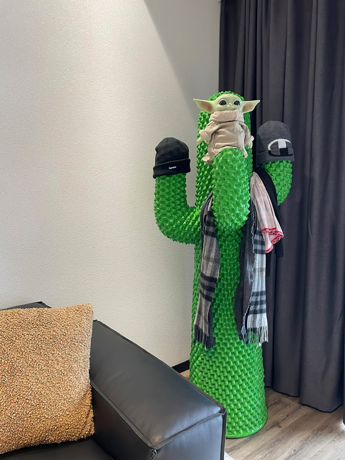 Mello Skulptural Kaktusklädhängare