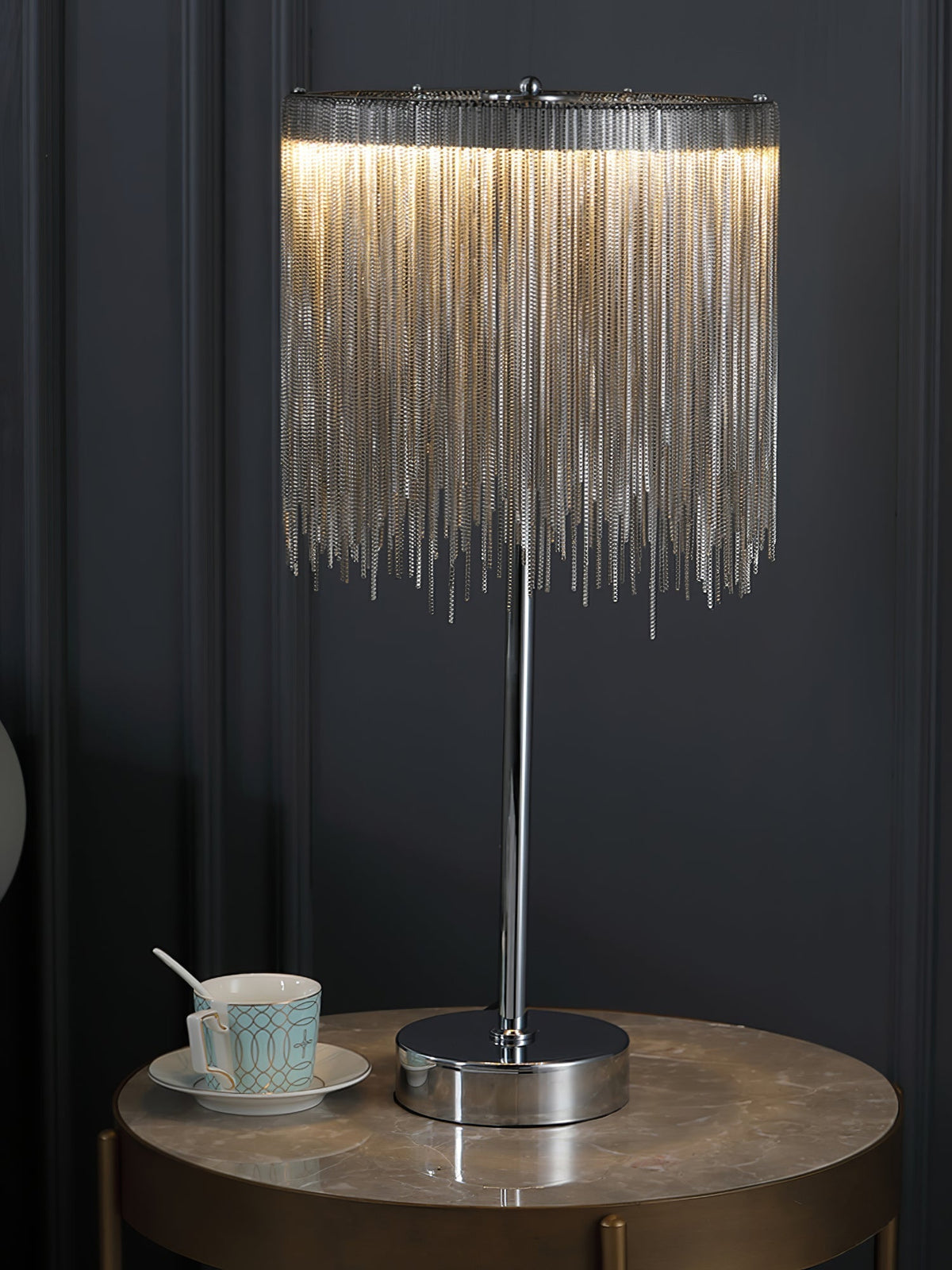 Cascade Cadena bordslampa med tofsar