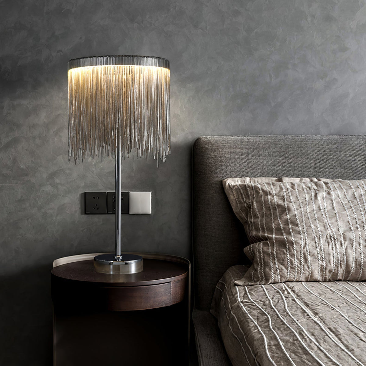 Cascade Cadena bordslampa med tofsar
