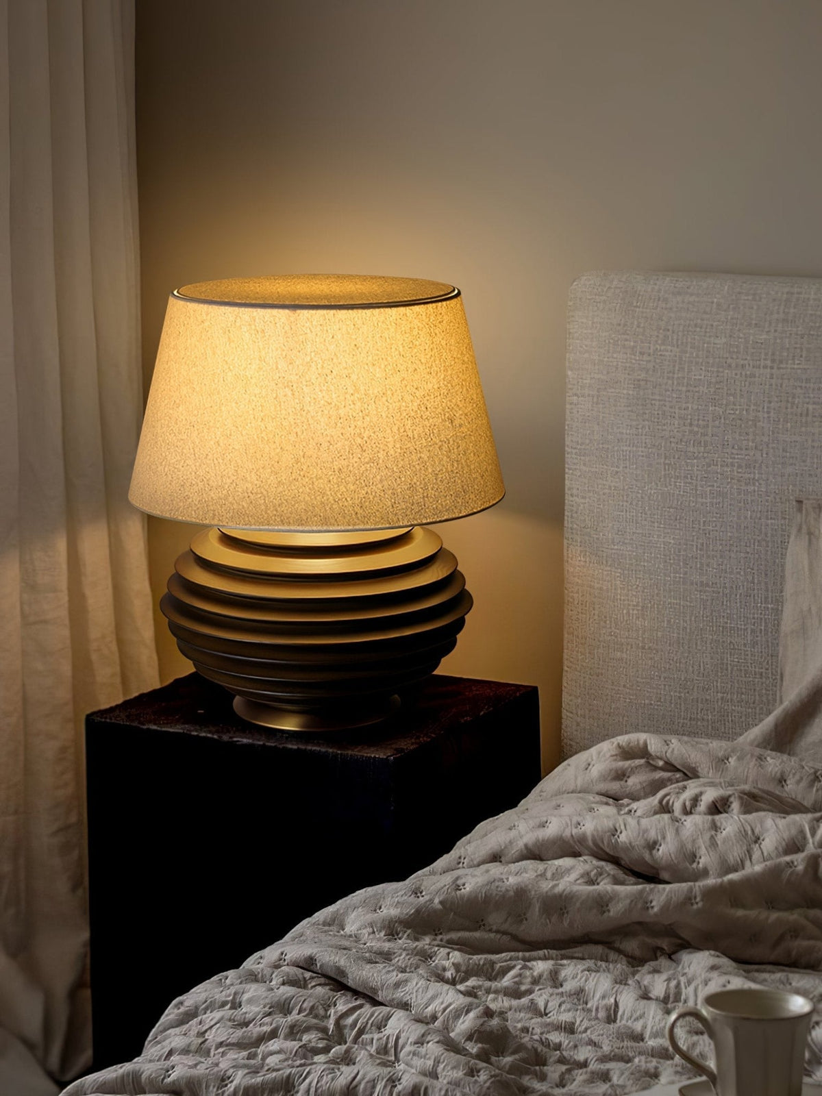 Abby moderne bordlampe