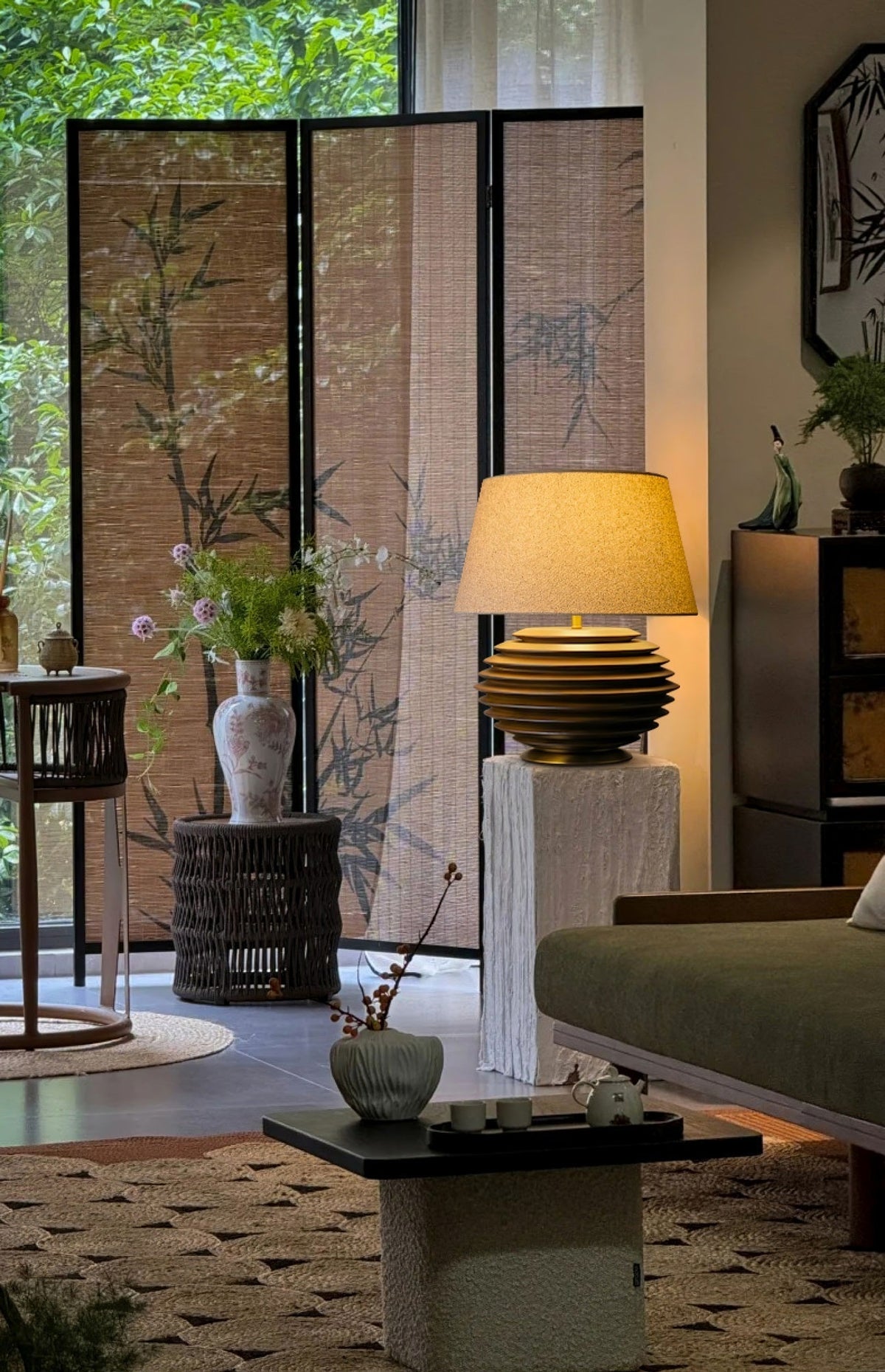 Abby moderne bordlampe