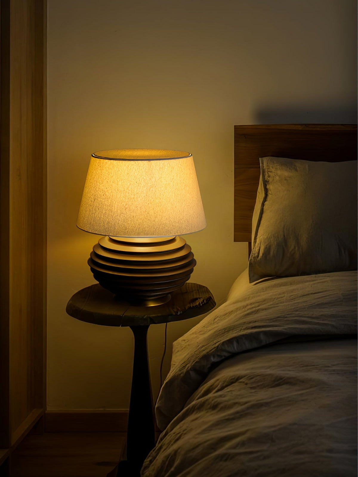 Abby moderne bordlampe