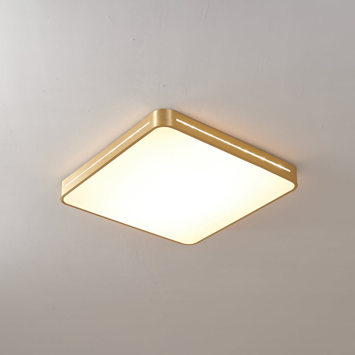 Candeeiro de teto moderno e minimalista em latão Eurcarara